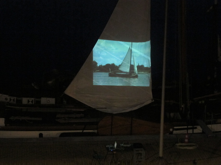  Les cadeaux du soir de la flottille fluviale néerlandaise confinée à Sète (Photo D.R.)