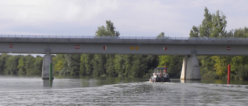 Pont du TGV à Auxonne (Photo PJL)