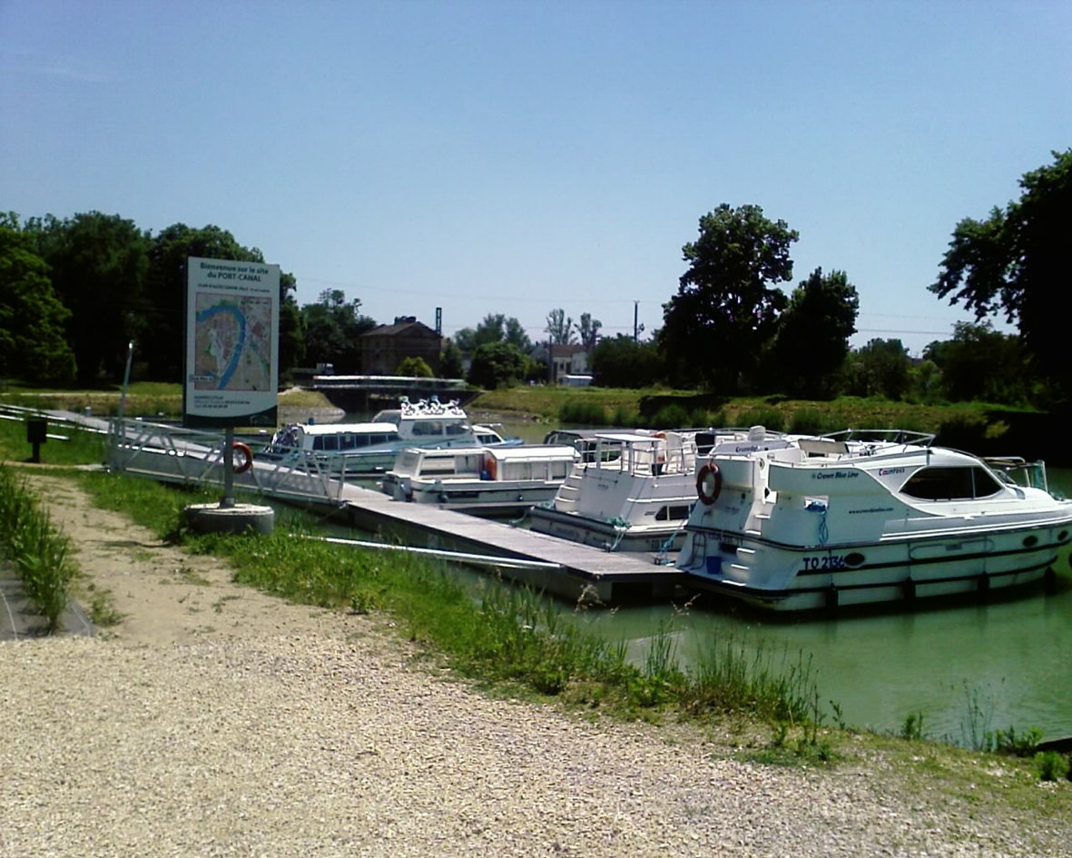 La base Le Boat de Montauban (Photo : Amicalement Vôtre)