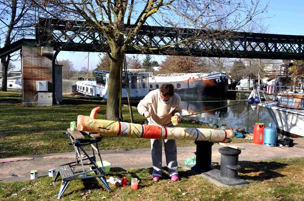 Le totem du Carnaval des bateliers 2012 (Photo J-M Blâtrier)