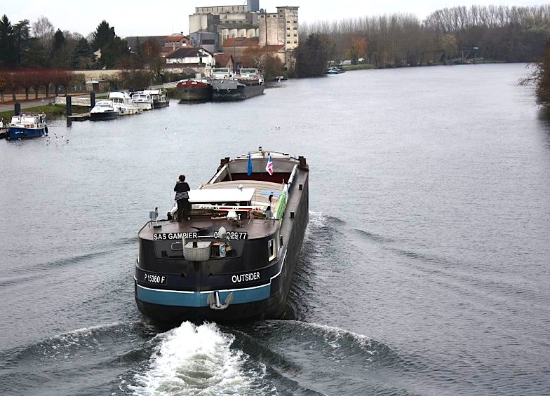 L'Outsider à Pont-sur-Yonne le 7/12/14 (Photo E. Ballery)