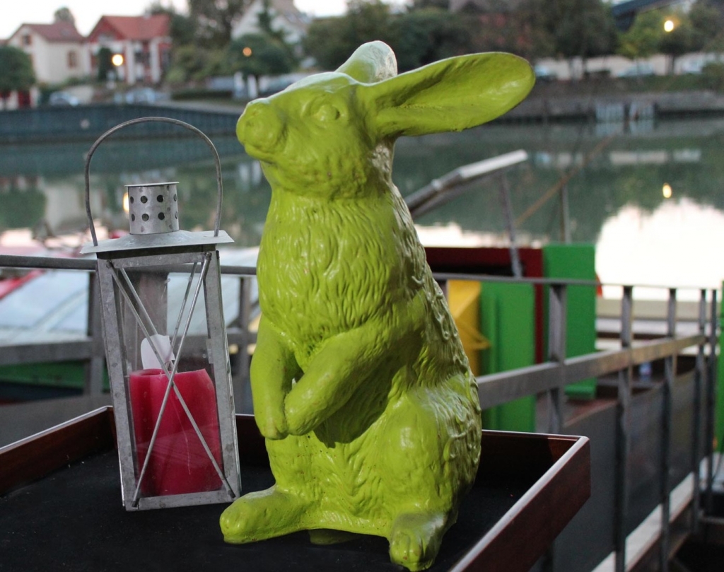 Le Lapin vert du bateau-spectacle éponyme (Photo C. Pallarès)