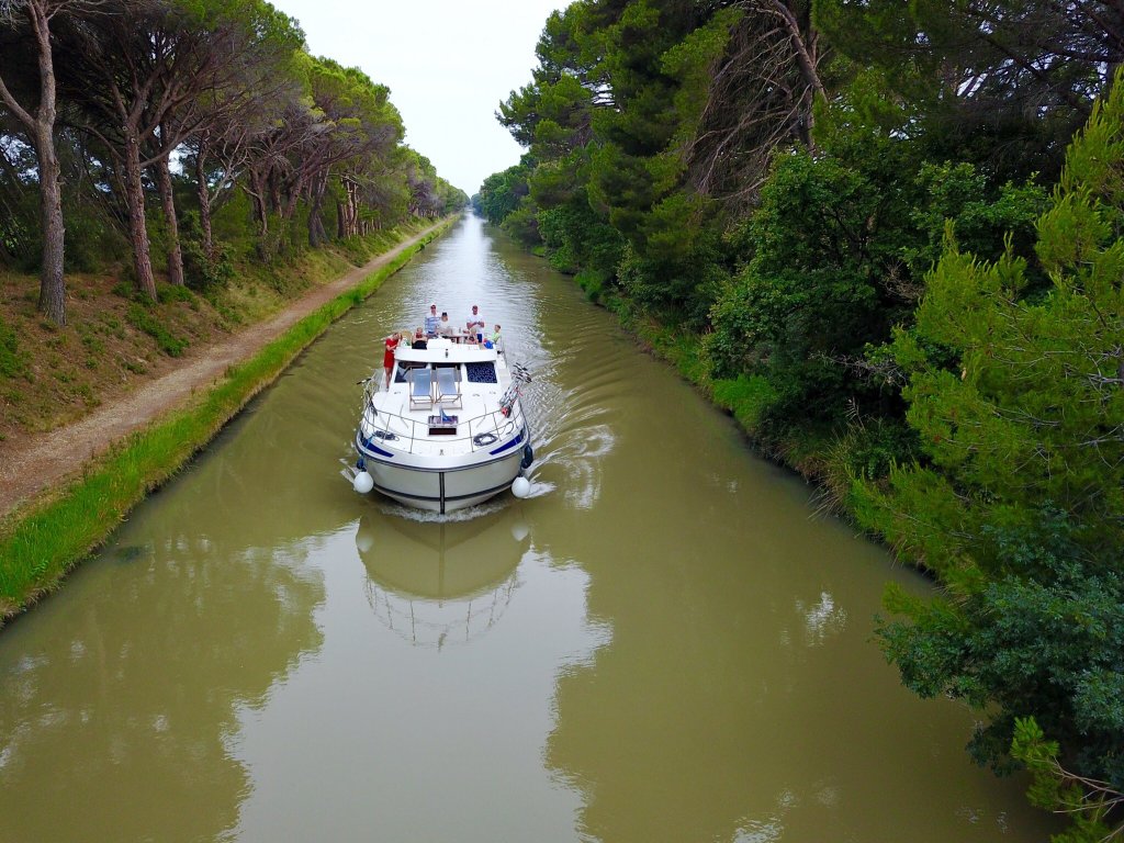 L’attribut alt de cette image est vide, son nom de fichier est france-canal-du-midi-34.jpg.